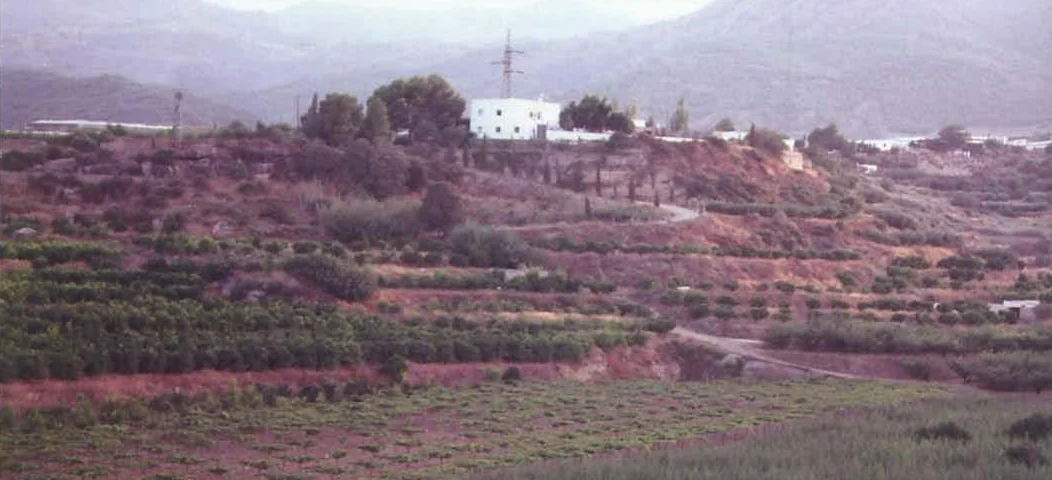 El cortijo y los bancales de Finca Los Frailes en una imagen de archivo
